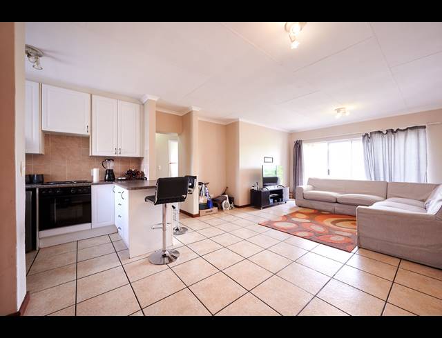 2 BEDROOM APARTMENT FOR SALE IN SUNNINGHILL